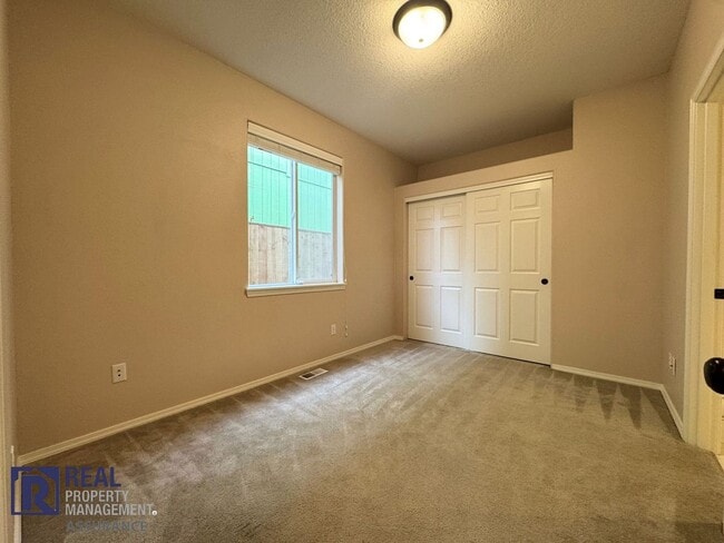 Building Photo - MOVE IN SPECIAL!! Spacious 5-Bedroom Home in Desirable Autumn Crest – Beaverton!!