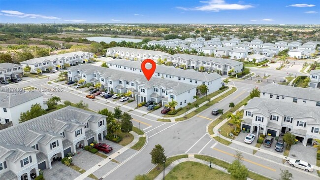 Building Photo - 2619 SE 11th St