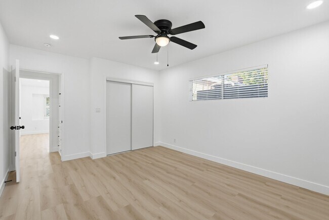 Building Photo - 23723 Aetna St