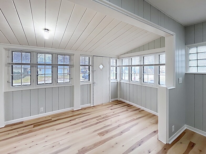 Building Photo - 38599 Plains Ct