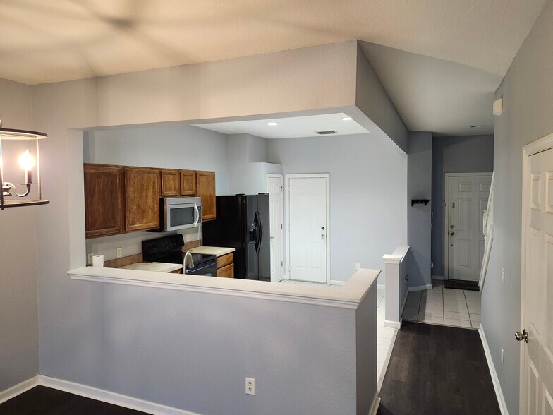 Building Photo - 4170 SW 43rd Cir