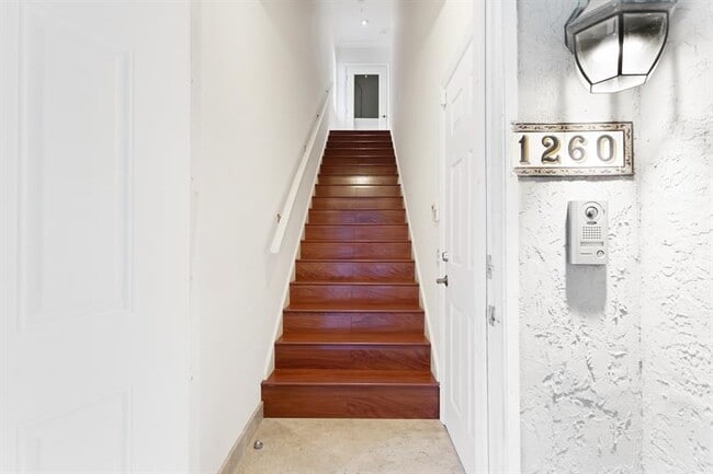 Building Photo - 1260 N Riverside Dr