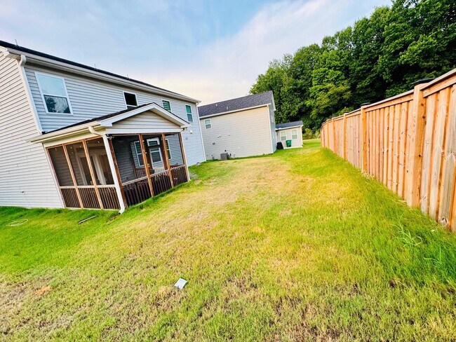 Building Photo - 1309 McFarlan Ct
