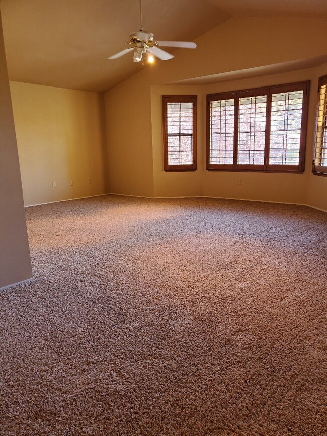 Building Photo - "Spacious 4-Bed, 3-Bath Oasis in Gold River with pool!"