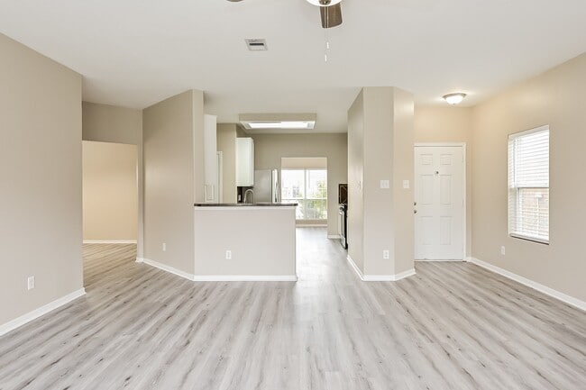 Building Photo - 1843 Macondray Dr