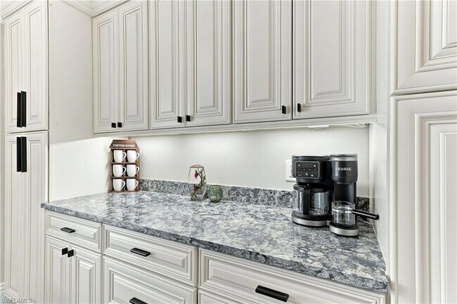 Building Photo - 580 Tripoli Ct
