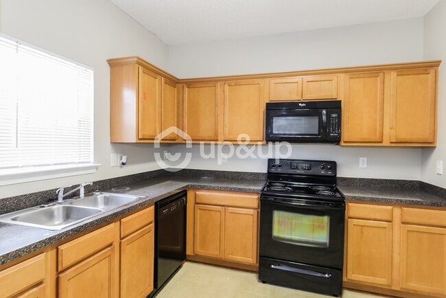 Building Photo - Fantastic 4bd/2.5ba home! Let yourself in!