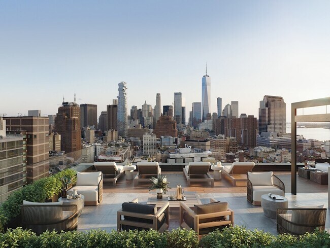 Building Photo - 111 Varick St