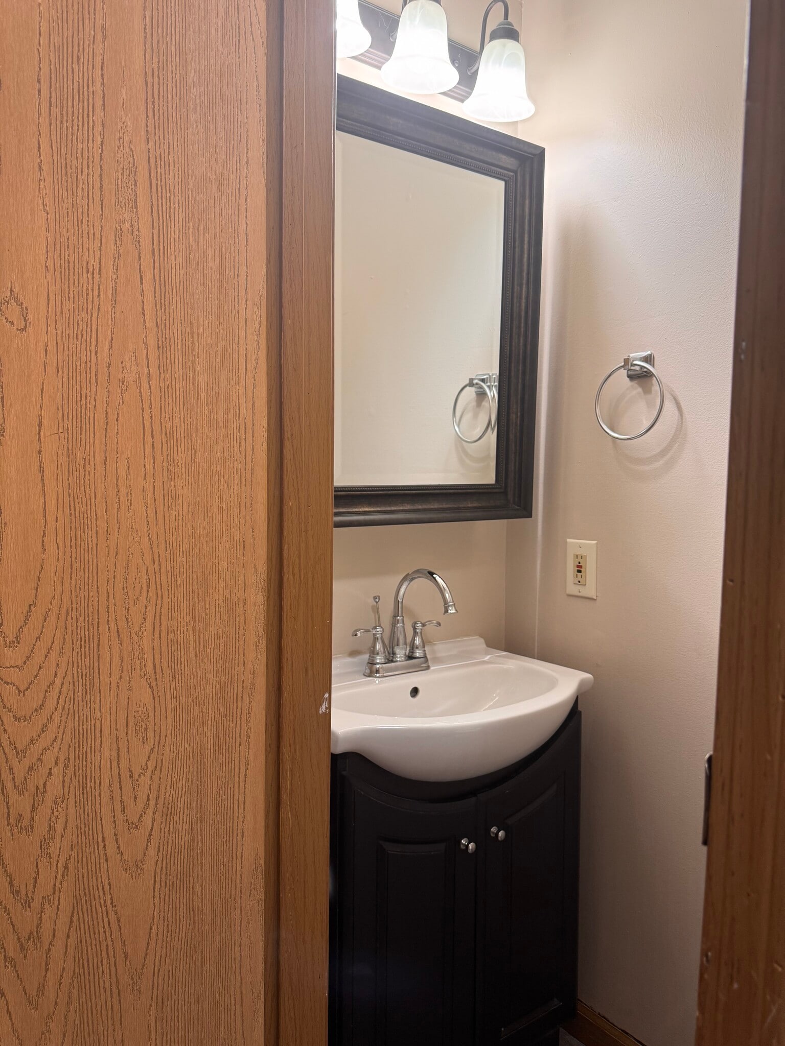 Building Photo - 700 N Adelaide St