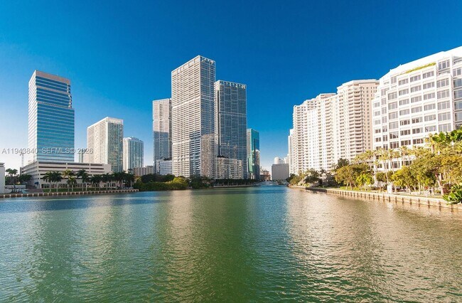 Building Photo - 465 Brickell Ave