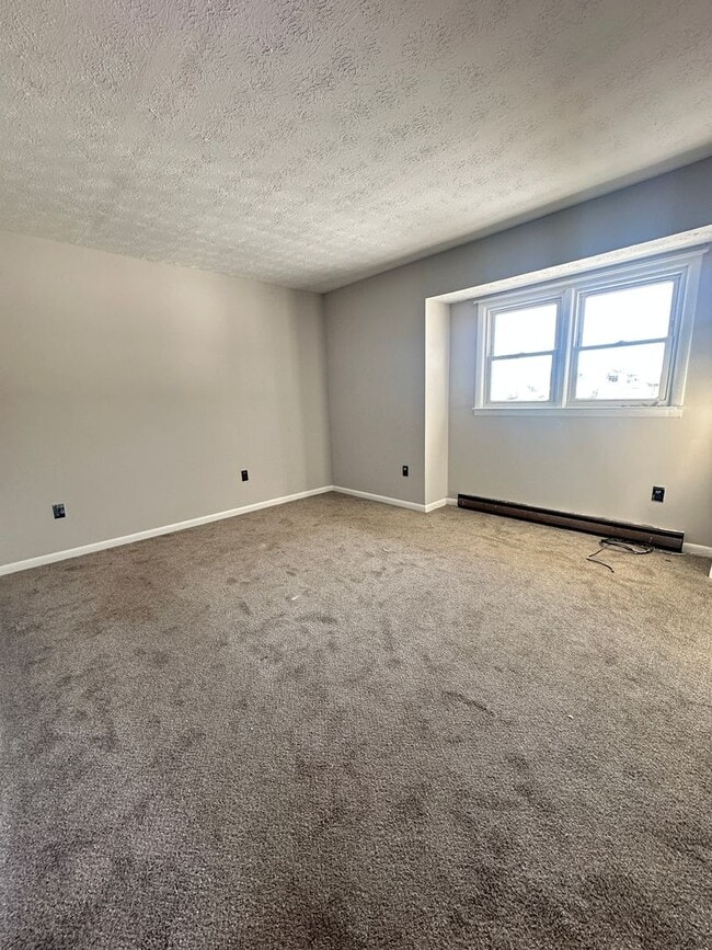 Building Photo - Townhouse for Rent in Broadway