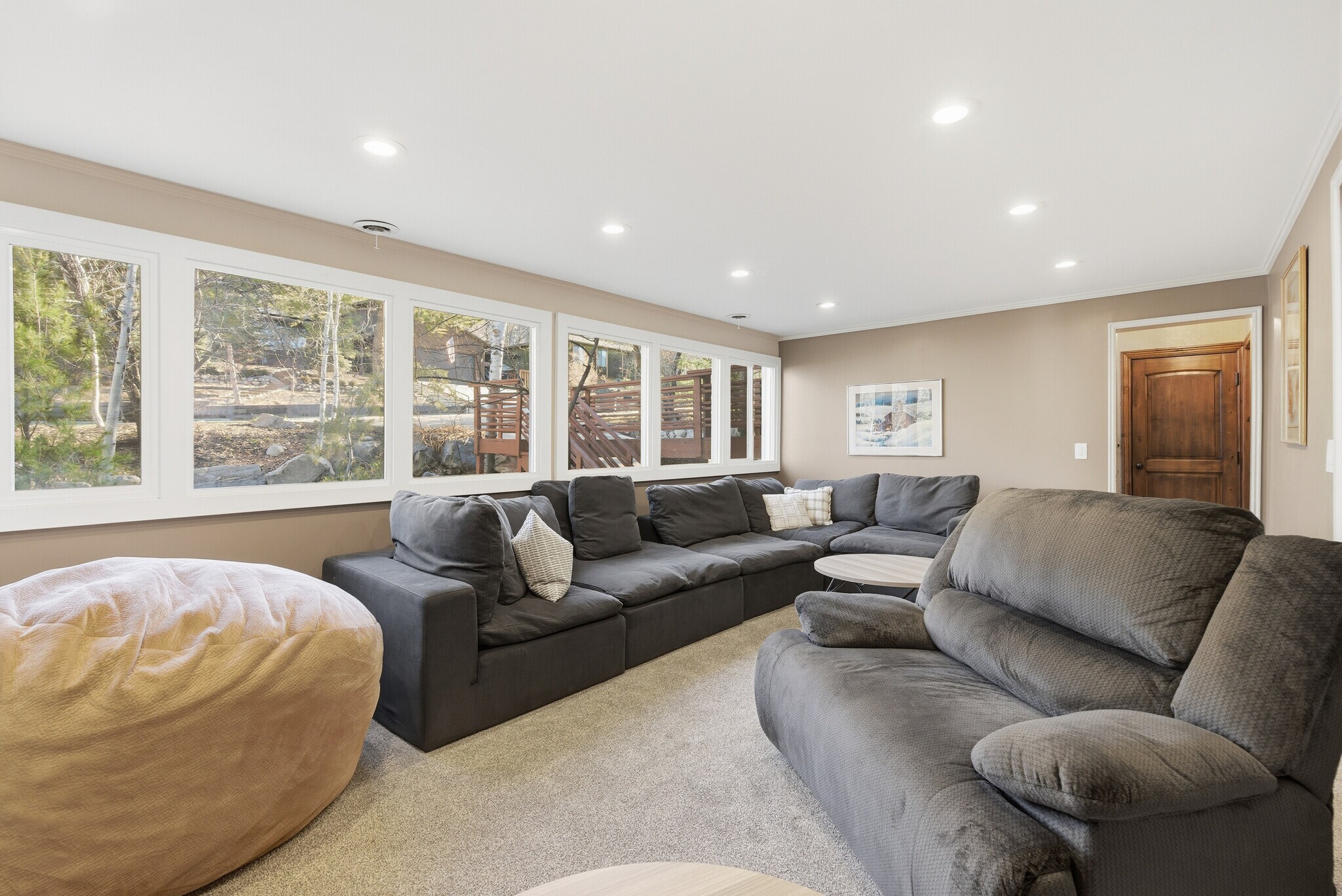 Building Photo - 8682 S Alpen Cir