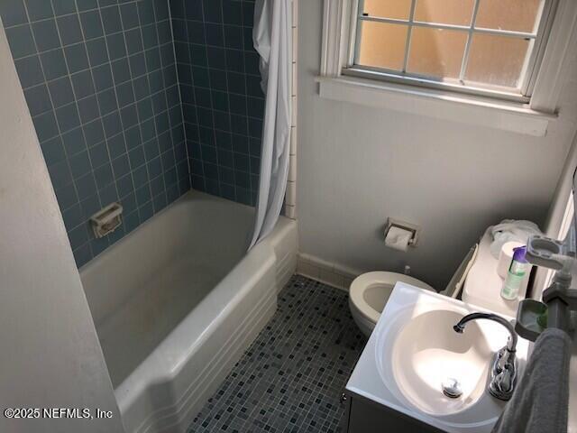 Building Photo - 1310 Menna St