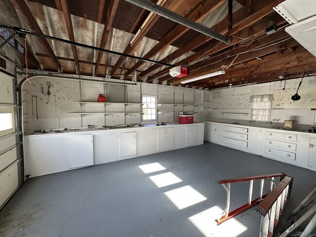 Building Photo - 12 Burgess Pl