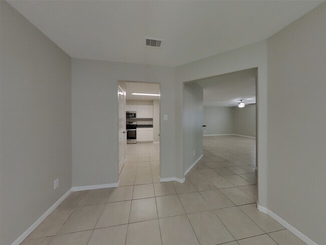 Building Photo - 16821 Greenhouse St