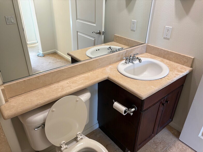 2nd Bath - 128 N Oak Knoll Ave