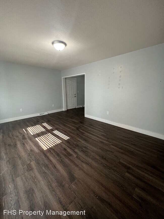 Building Photo - 3 br, 1 bath House - 621 S Golden