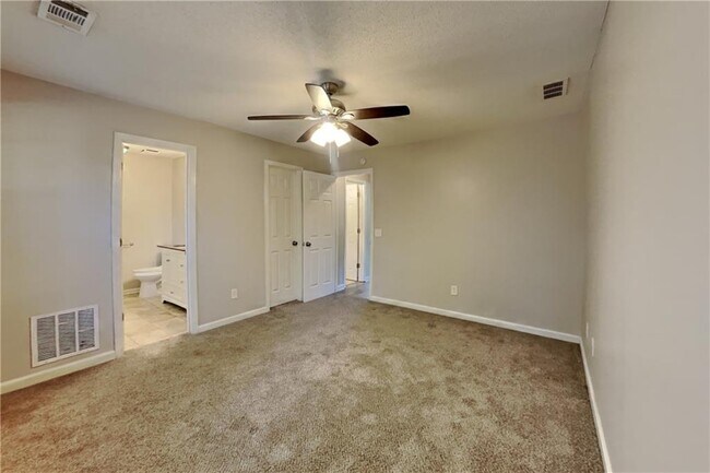 Building Photo - 8435 Sapphire Ln