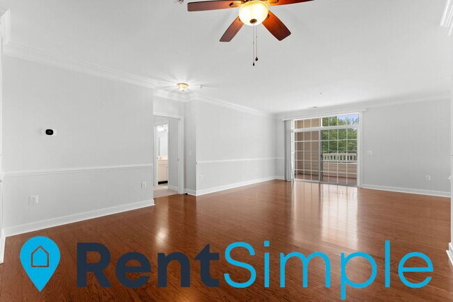Building Photo - 15221 Royal Crest Dr