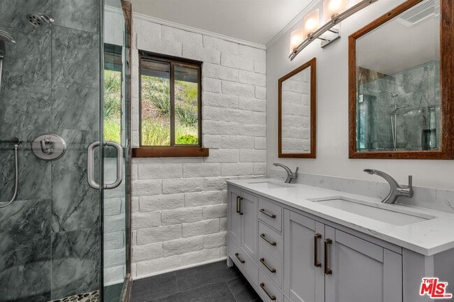 Building Photo - 535 Crater Camp Dr