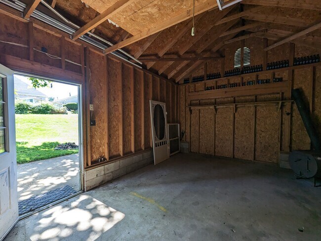 Building Photo - 703 Lafayette Ave