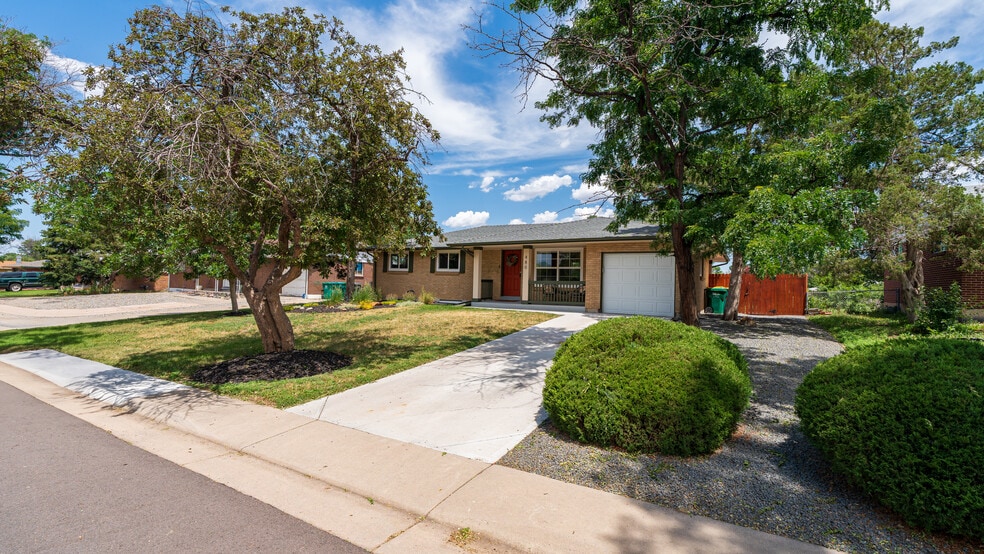 Building Photo - 480 Troy St