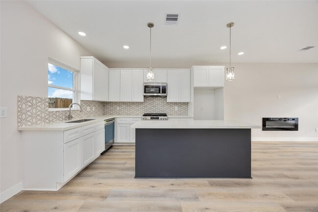 Building Photo - 12650 Sai Baba Dr