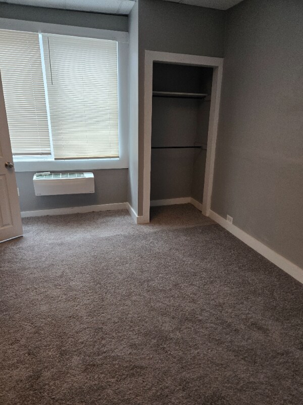 Building Photo - 2123 Highland Ave