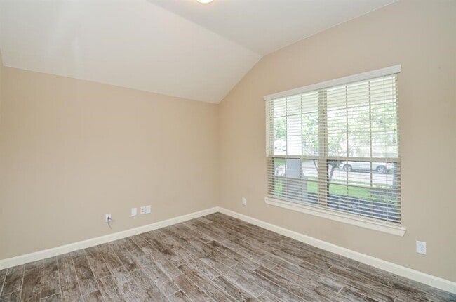 Building Photo - 4006 Autumn Pines Trail