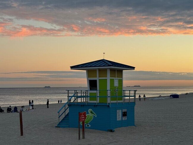 Building Photo - 305 N Pompano Beach Blvd