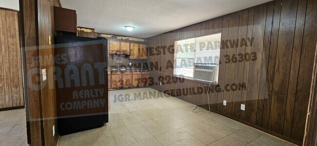 Building Photo - 2404 Scott Rd