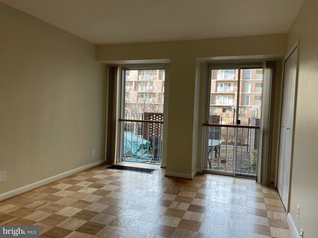 Building Photo - 520 N St SW