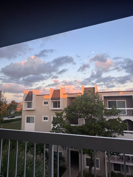 Building Photo - 7920 Camino Real