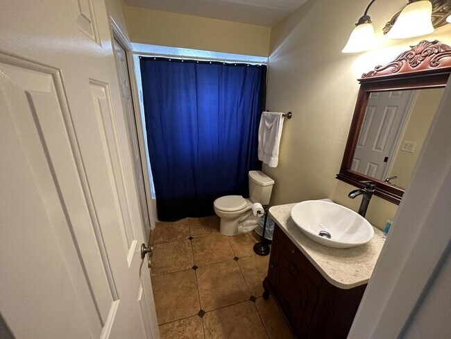 Building Photo - 1500 Bella Casa Ct