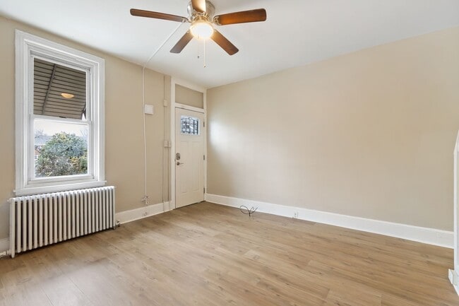 Building Photo - 5843 Magnolia St