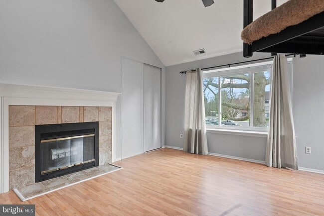 Building Photo - 4820B Aberdeen Dr