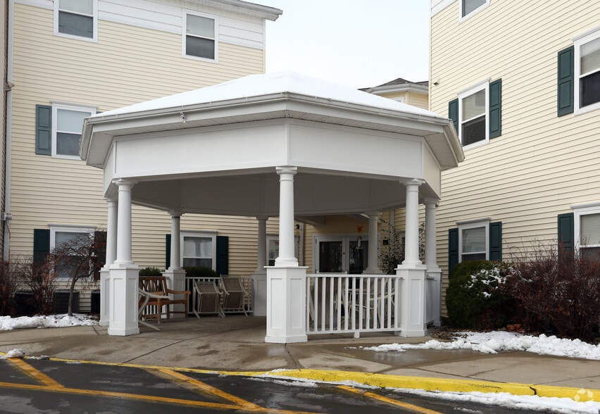 Primary Photo - Sycamore Place Apartments