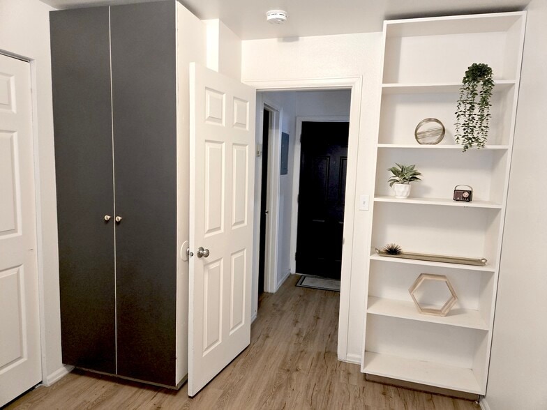 Bedroom with extra built-in storage - 1830 22nd St