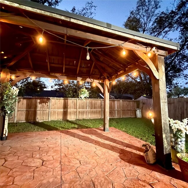 Building Photo - 6406 Tall Willow Dr