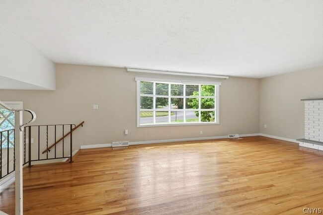 Building Photo - 115 Saybrook Ln