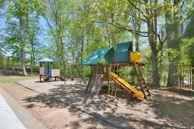 Building Photo - 6173 Briggs Way