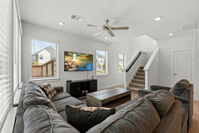 Building Photo - 31931 Abington Vlg Wy