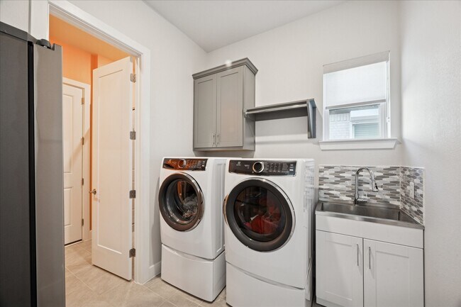 Building Photo - 2238 Mason Terrace Dr