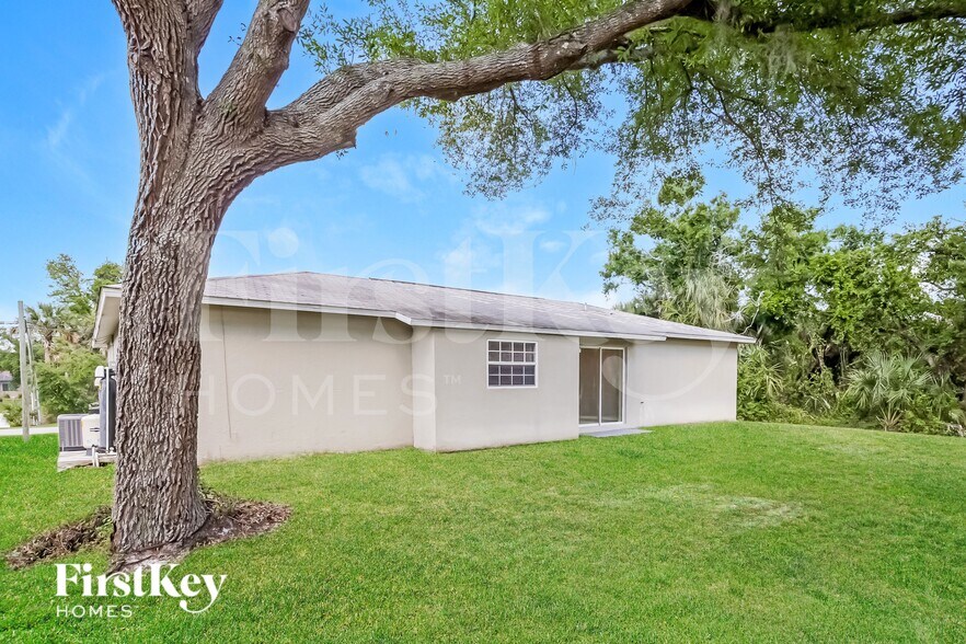 Building Photo - 2565 Vogler Ln