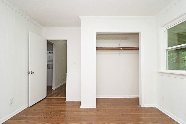 Building Photo - Pet-Friendly Crozet Cottage in a Private W...