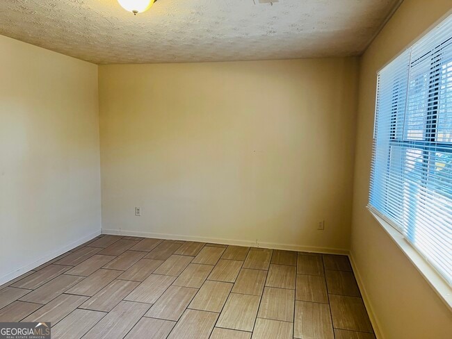 Building Photo - 4120 Midway Rd