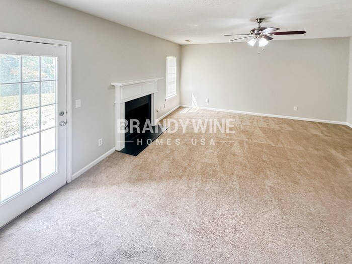 Building Photo - 2126 Mulberry Ln