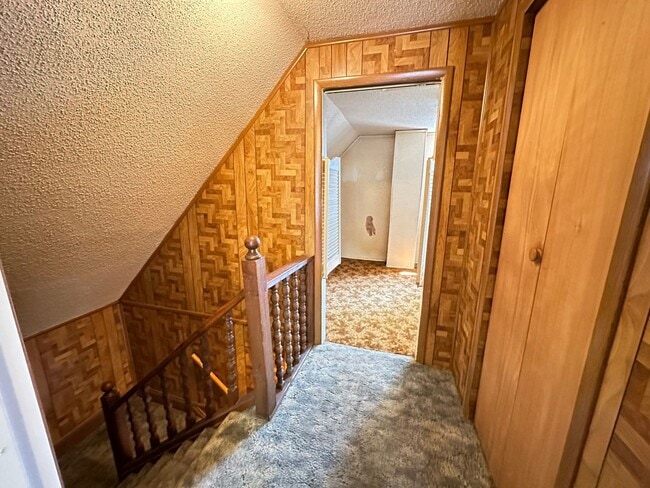 Building Photo - Available August 1st - 3 BED 1 BATH