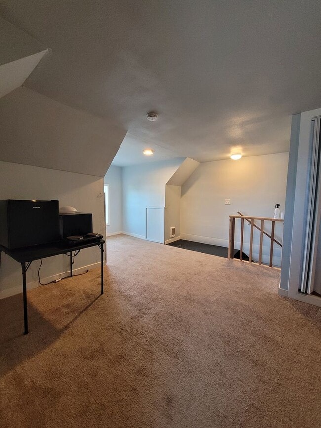 Building Photo - 435 Ash St