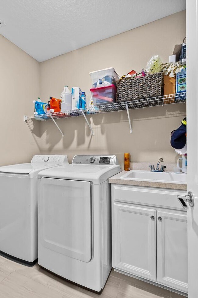 Building Photo - 307 Brybar Dr